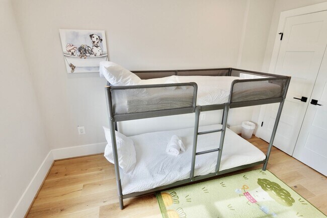 Building Photo - Luxury Rowhouse Living in Columbia Heights (w/Solar!)