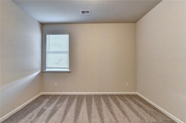 Building Photo - 354 Paxton LN