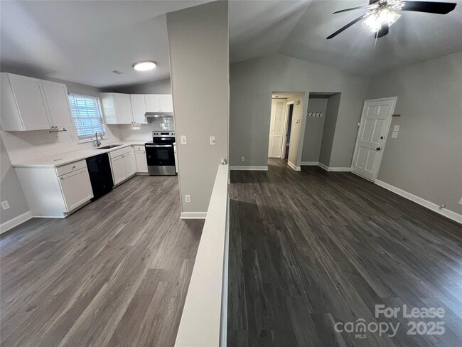 Building Photo - 6040 Sunset Chase Ln