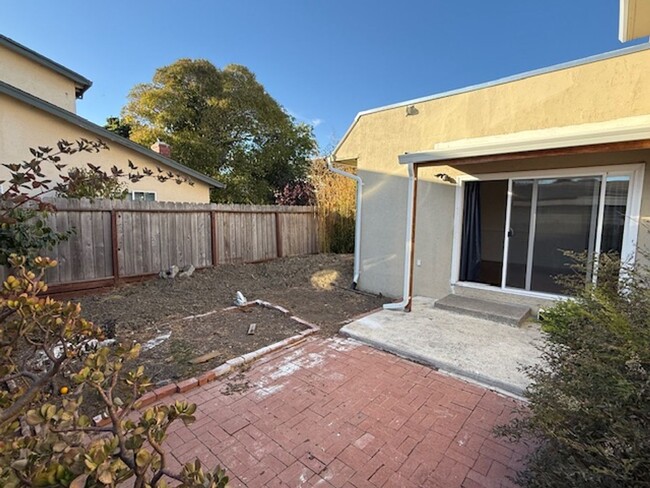 Building Photo - 3-Bedroom, 3-Bathroom Richmond Home Availa...