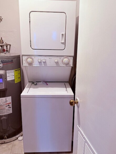 Building Photo - 2111 Acklen Ave