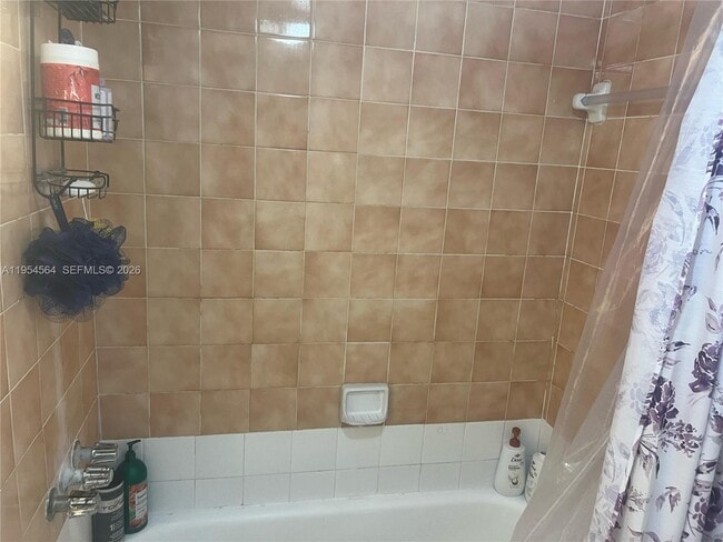 Building Photo - 526 NW 114th Ave