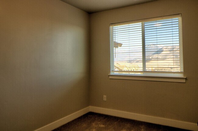 Building Photo - 16347 S Piston Ln