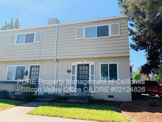 Primary Photo - 998 College Dr