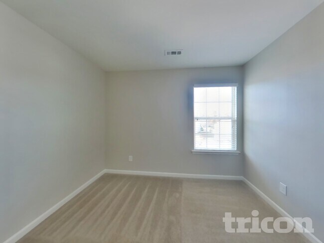 Building Photo - 131 Quail Springs Rd