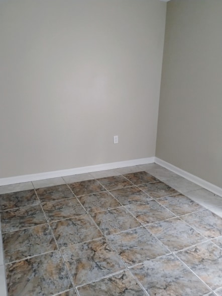 Building Photo - 5071 Baker Blvd