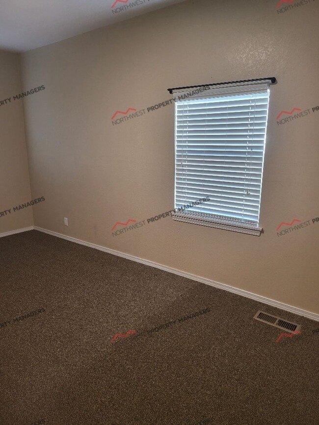 Building Photo - STATUS: *AVAILABLE* | R28 | $1895 + $100 FLAT RATE FOR W/S