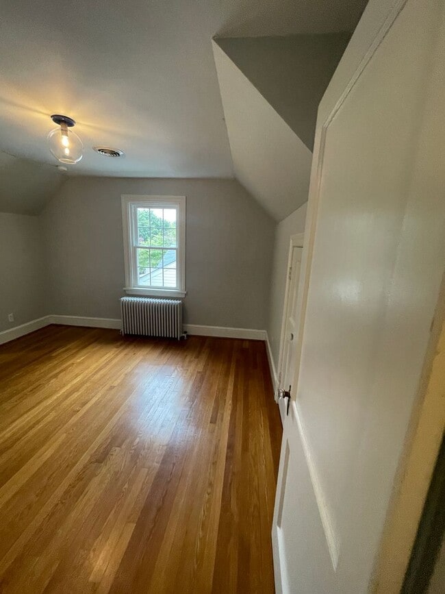 Building Photo - Charming Brick Cape in Colonial Place