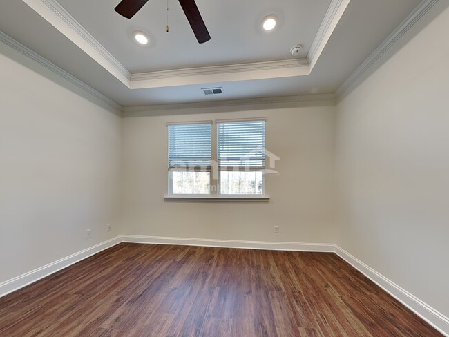 Building Photo - 623 Rivermist Dr