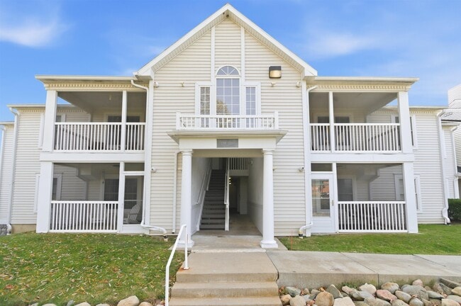 Building Photo - 2233 S Main St