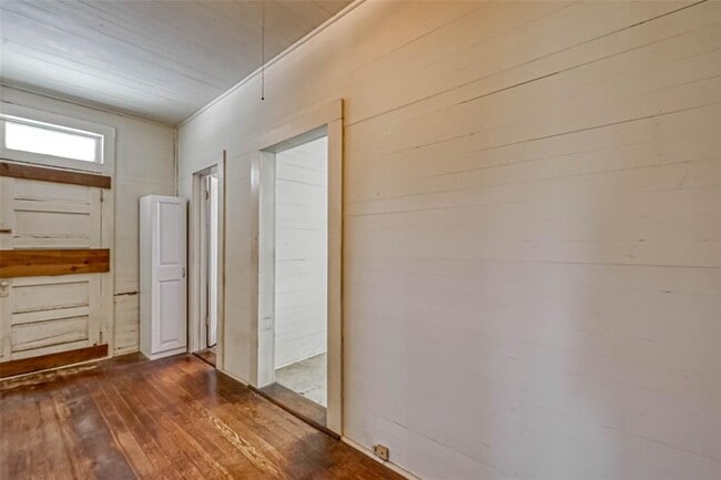 Building Photo - 6143 Kamas Ln