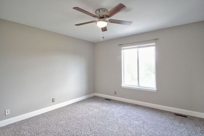 Building Photo - 14056 Danbury Dr