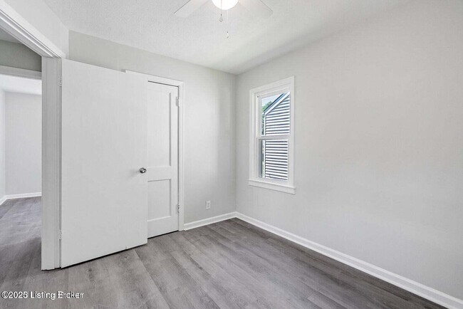 Building Photo - 2637 Olive St