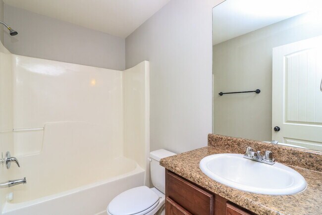 Building Photo - 522 Broughton Dr