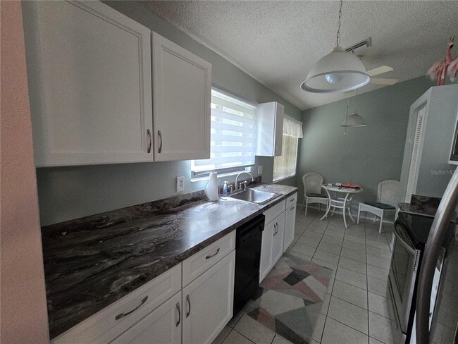 Building Photo - 8055 Picketts Ct