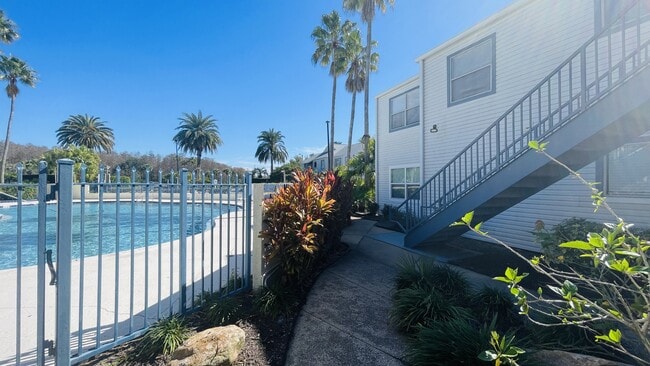 Building Photo - 2512 Woodgate Blvd
