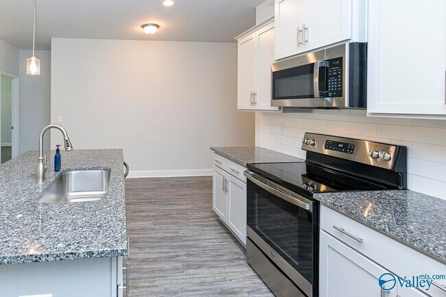 Building Photo - 125 River Springs Ct