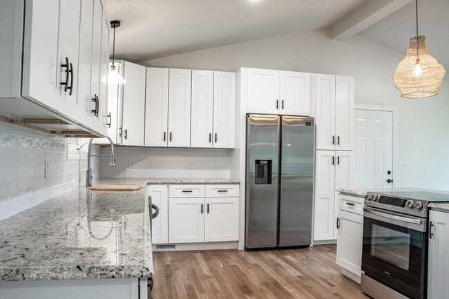 Building Photo - Hillsboro - Renovated Home for Lease