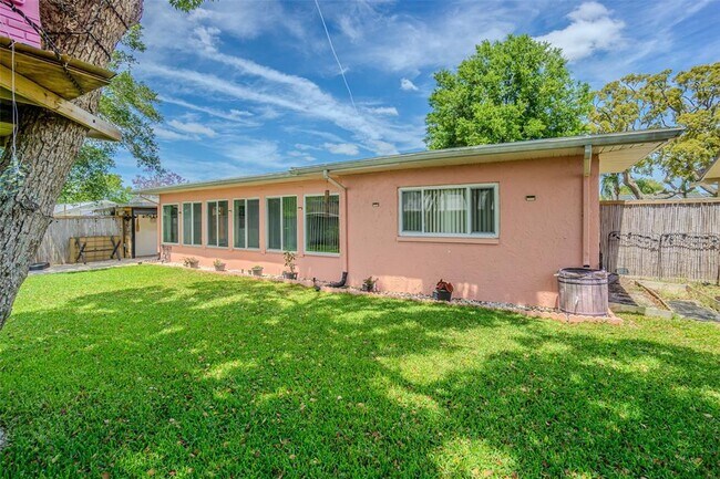 Building Photo - 8024 Las Cruces Ct