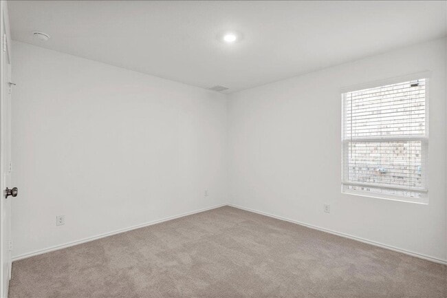 Building Photo - 212 Seven Seas Dr