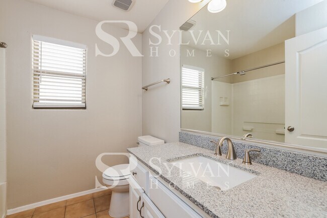 Building Photo - Welcome to this Stunning 3BR 2BA Home