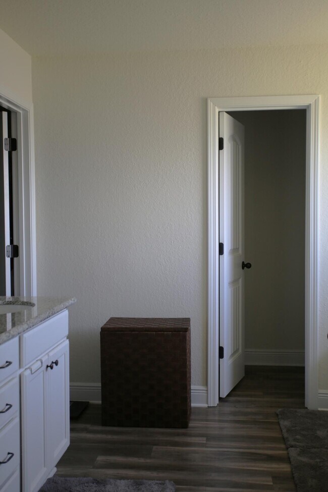 Building Photo - 6342 Red Pepper Dr