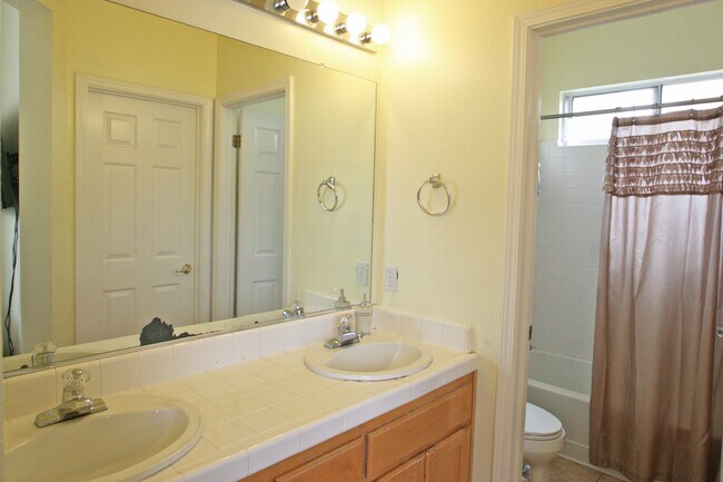 Building Photo - Newer Evergreen home faces neighborhood park - Great Evergreen schools