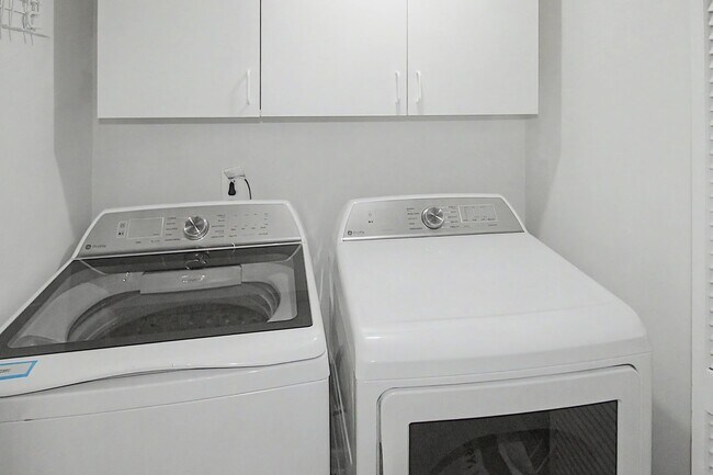 Building Photo - 3200 Heathstead Place