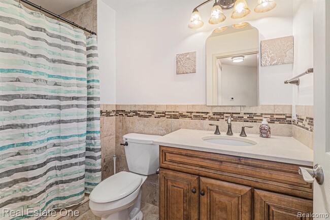 Building Photo - 2471 Woodcliff Trail