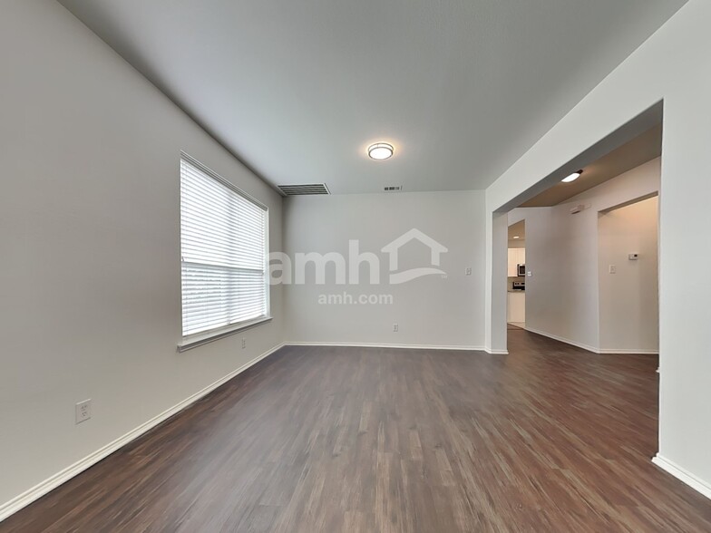 Building Photo - 429 Bell Dr