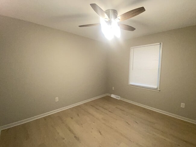 Building Photo - "Charming 2-Bedroom Duplex in Simpsonville...