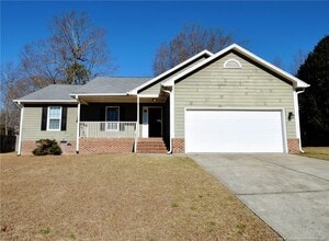 Building Photo - 520 Killeen Rd