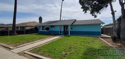 Building Photo - 3 bed, 1.5 bath home available!