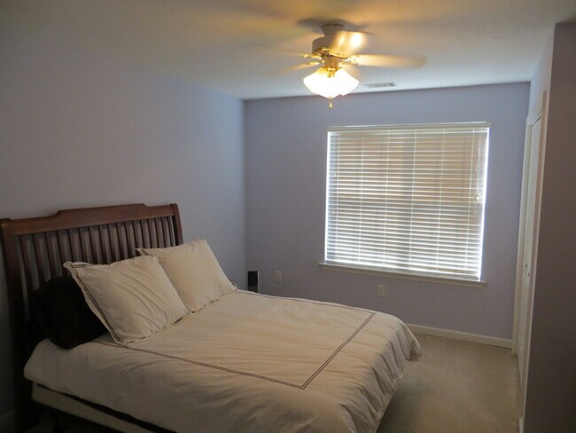 Building Photo - Bay Hill Townhomes in Evans