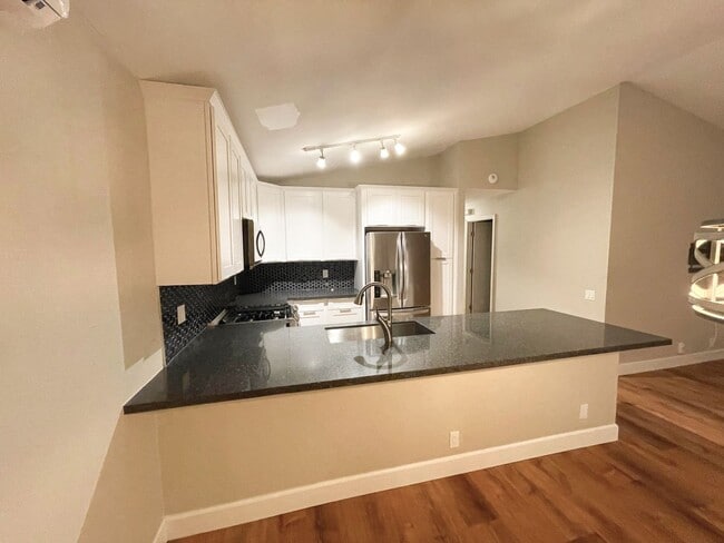 Building Photo - Conveniently Located Single Level Soda Cre...