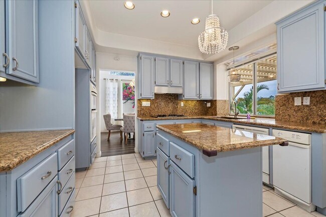 Building Photo - Lakefront Home for Lease – Panoramic Views...