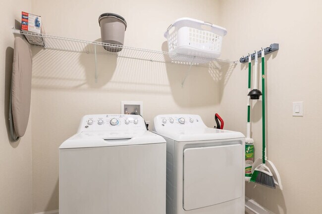 Building Photo - 1093 Leader St