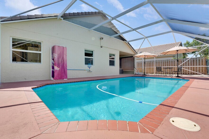 Building Photo - 8605 Windy Cir