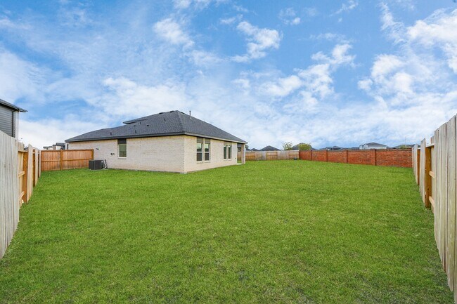 Building Photo - 6127 Ginevra Summers Dr