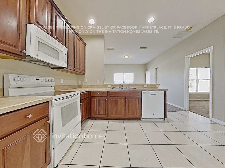 Building Photo - 7557 Rex Hill Trail