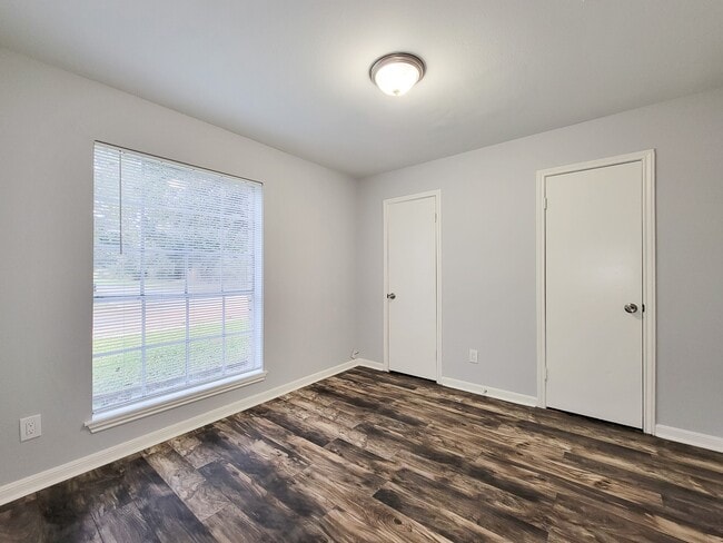 Building Photo - 2024 Stones throw Dr