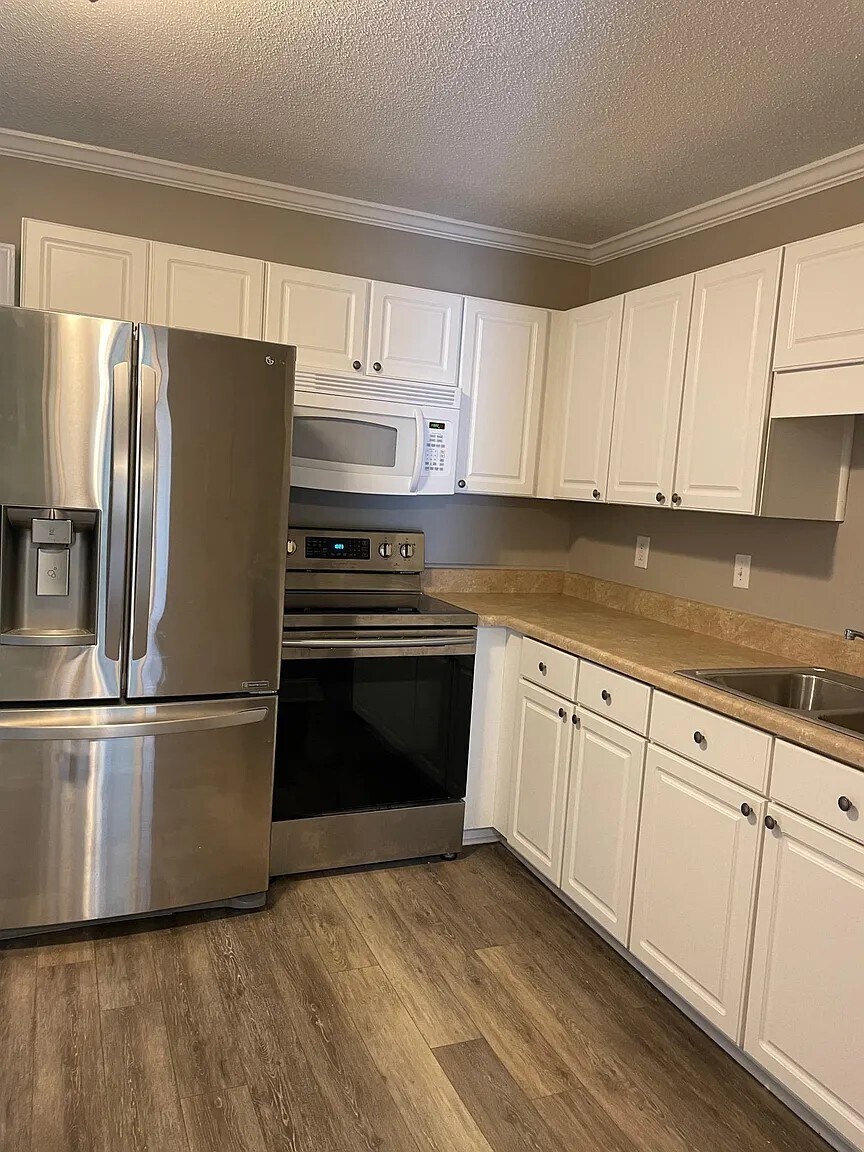 Building Photo - 1852 Mepkin Rd