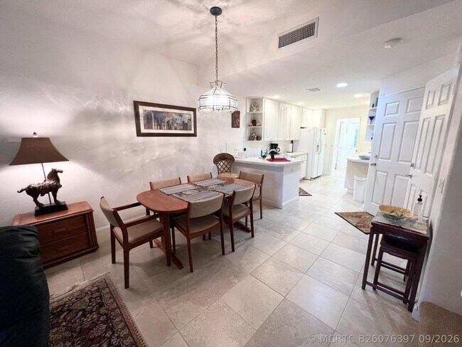 Building Photo - 2913 E Community Dr