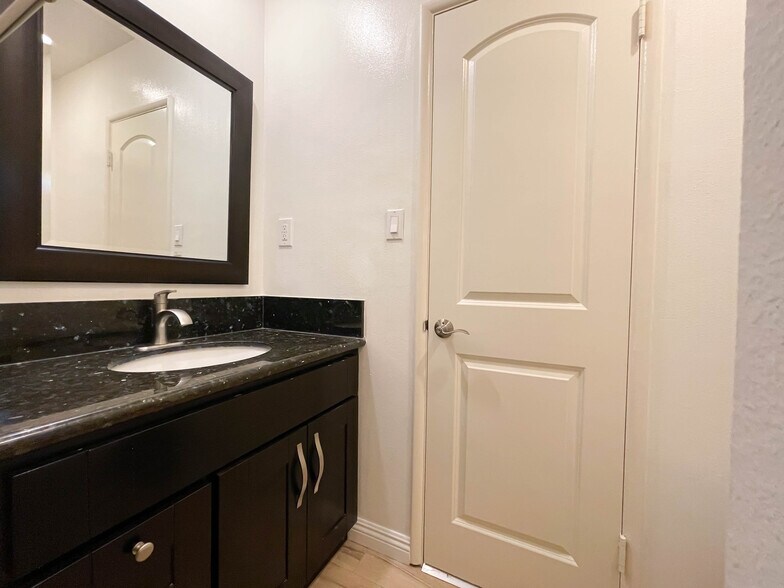 Building Photo - 9088 Emperor Ave