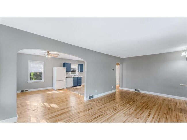 Building Photo - 828 15th St SW