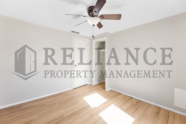 Building Photo - 1823 S Hiram St