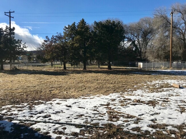 Building Photo - Adorable Renovated Farmhouse!