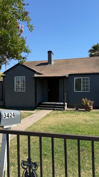 Building Photo - 3424 Santa Fe St