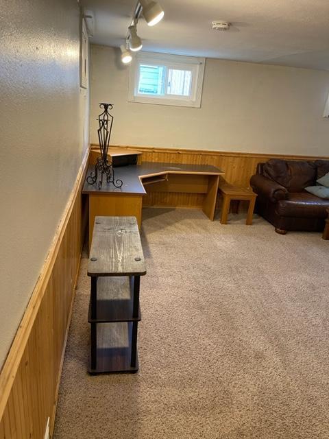 Building Photo - 842 1/2 Yellowstone Ave