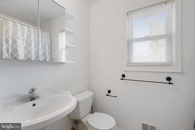 Building Photo - 2636 East Side Dr